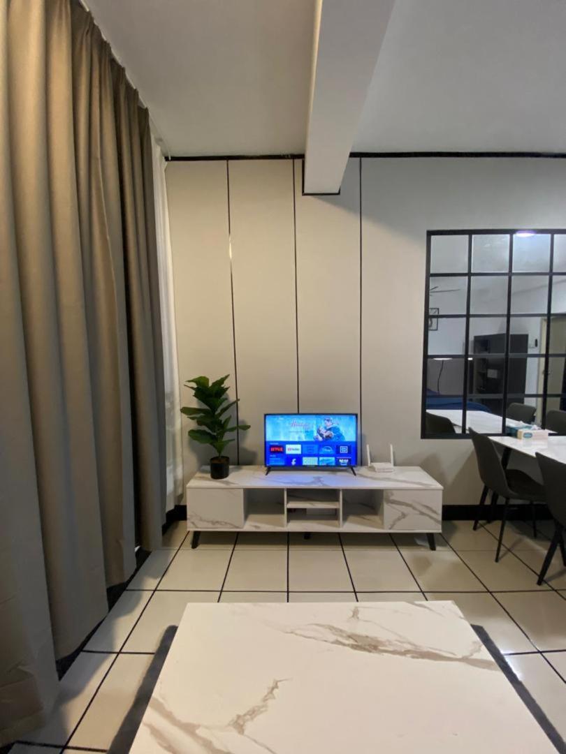 Apartment With Rooftop Pool At Youth By D'kay Homes, Near Usim Klia *