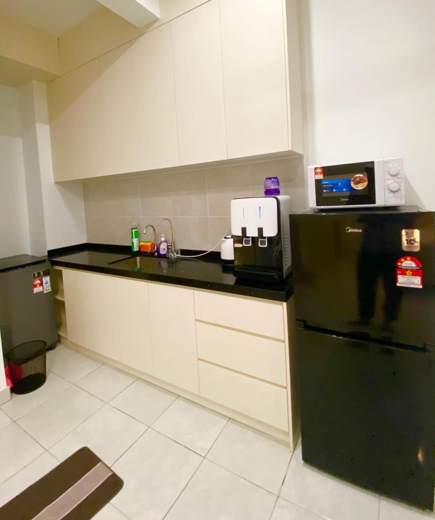 Apartment With Rooftop Pool At Youth By D'kay Homes, Near Usim Klia Nilai