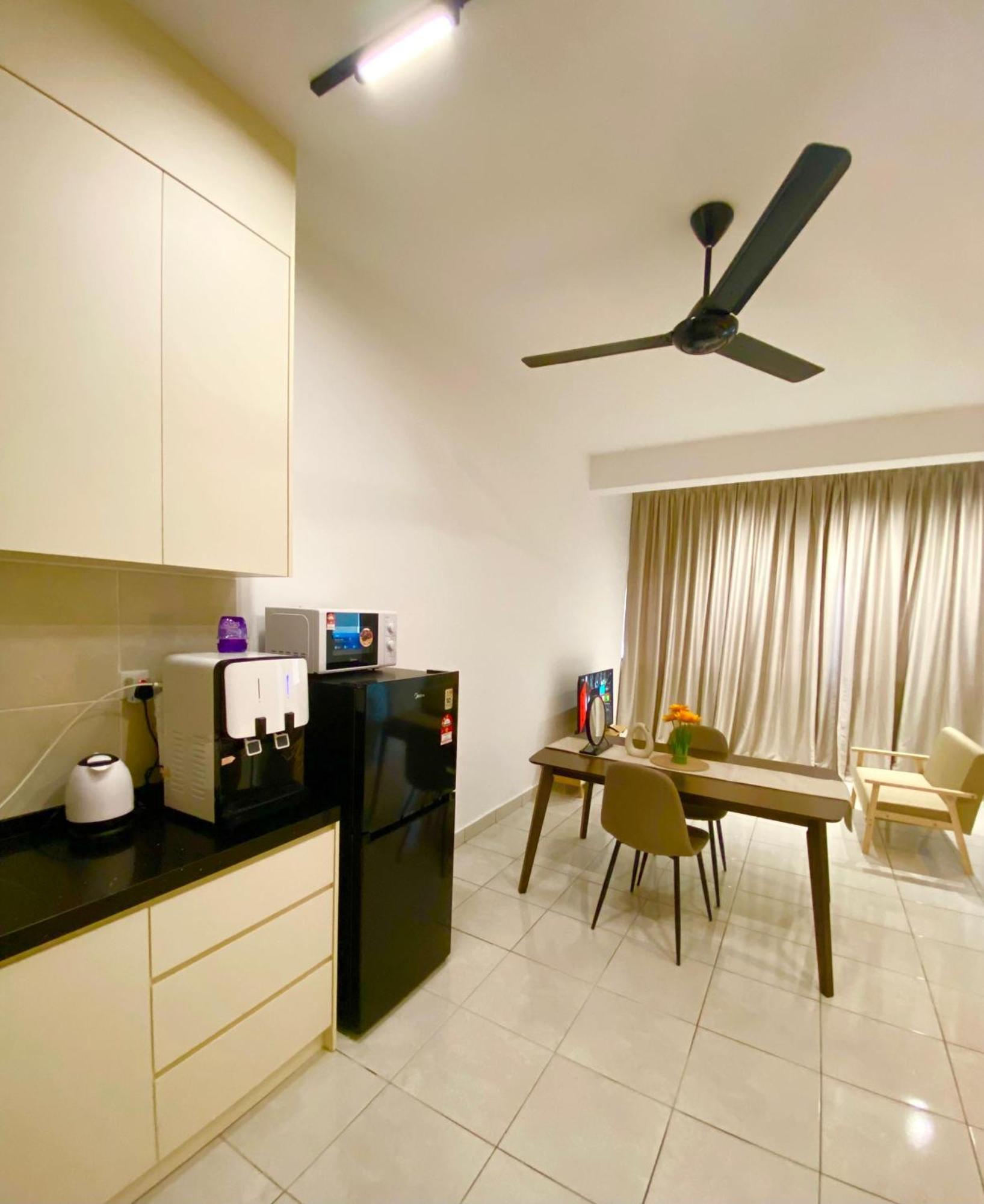 Apartment With Rooftop Pool At Youth By D'kay Homes, Near Usim Klia