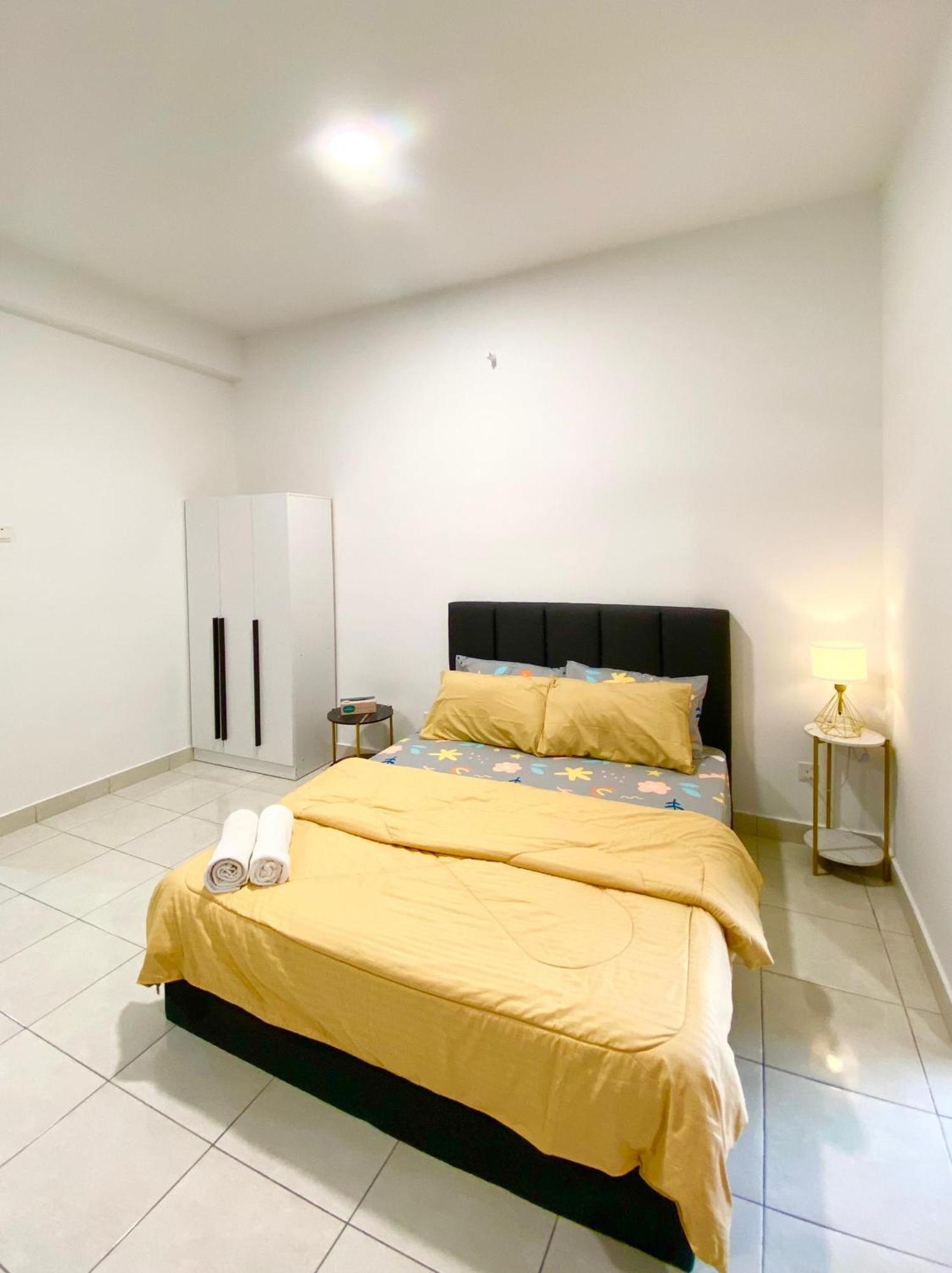 Apartment With Rooftop Pool At Youth By D'kay Homes, Near Usim Klia