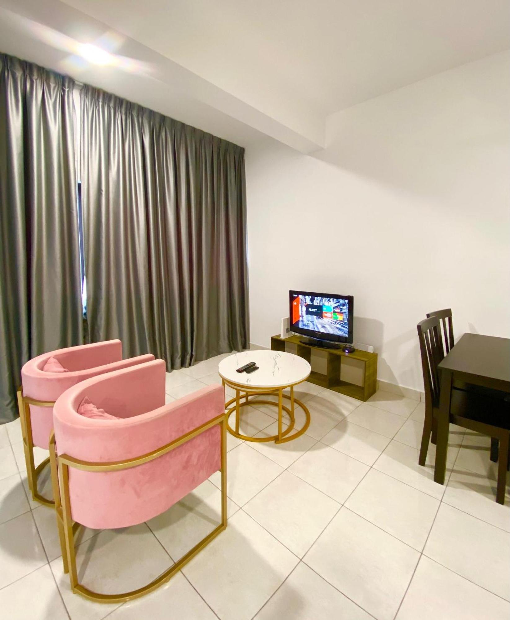 Apartment With Rooftop Pool At Youth By D'kay Homes, Near Usim Klia *