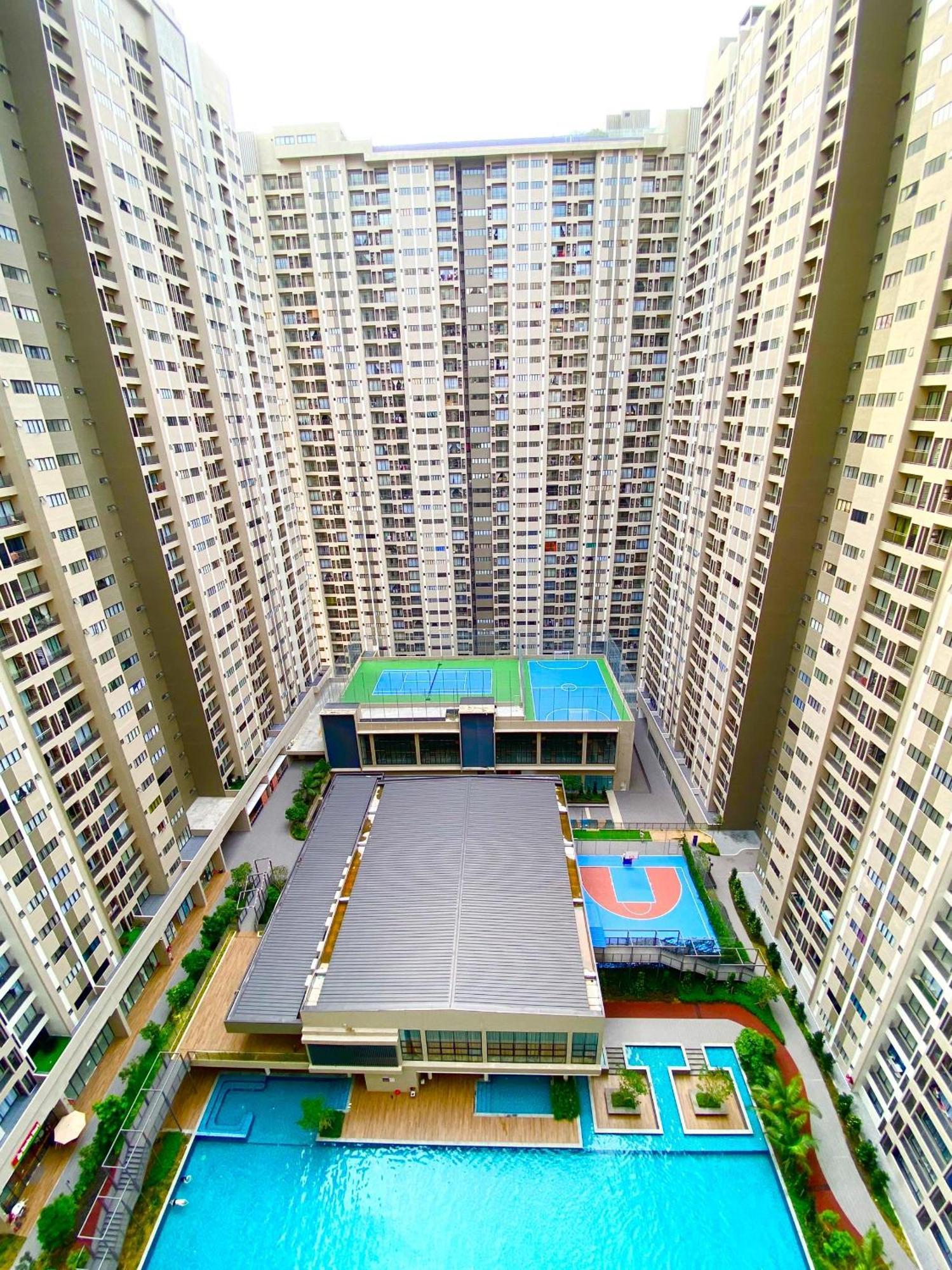 Apartment With Rooftop Pool At Youth By D'kay Homes, Near Usim Klia Nilai